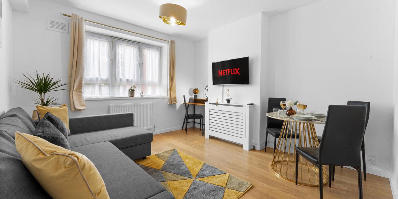 E16 serviced apartment living room